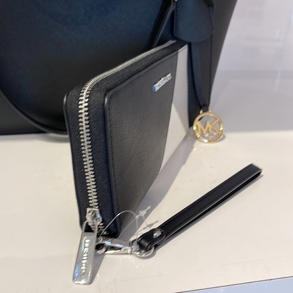 MICHAEL KORS LARGE TRAVEL CONTINENTAL WRISTLET WALLET PHONEHOLDER Black Multi - Picture 11 of 16